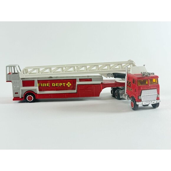 Vintage Diecast Fire Trucks Lot 2pc 1:32 1 pc 1:64 Toy Models Red/Green - Picture 3 of 10